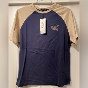 Dazy short sleeve T-shirt Navy and Tan women’s size S NWT
